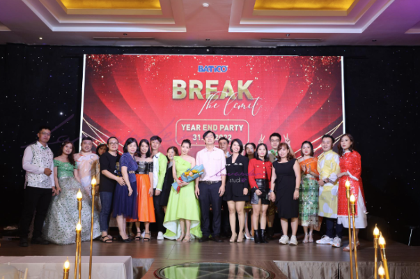 Tại sao nên chụp ảnh year end party cho các doanh nghiệp
