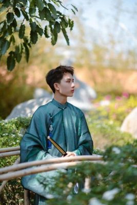 concept chụp ảnh nghệ thuật Tết cho nam năm 2025