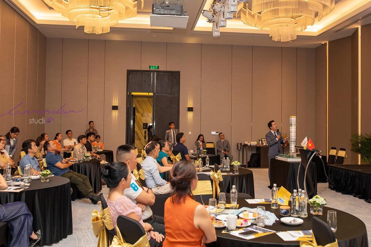 Yếu tố ảnh hưởng đến giá dịch vụ chụp sự kiện năm 2025 bao nhiêu