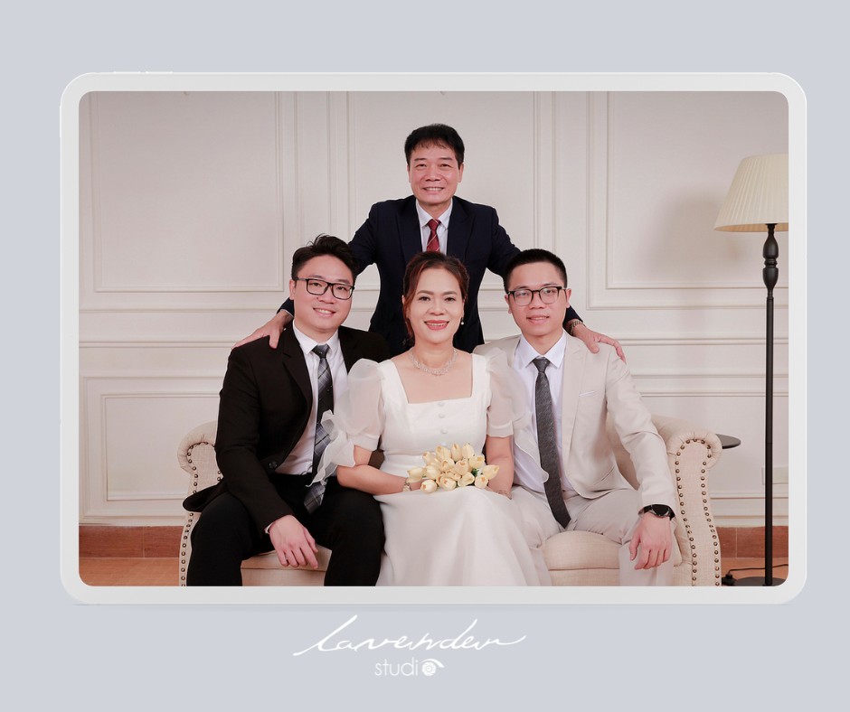 Chụp ảnh gia đình Tết 2025 ngay tại ngôi nhà thân yêu