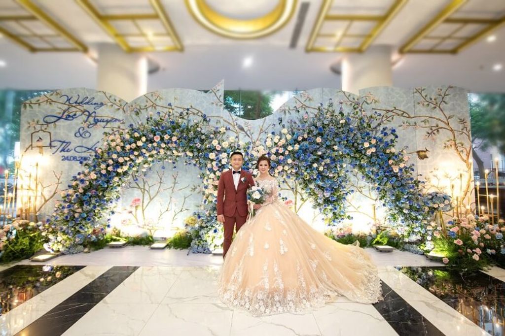 Đặt tiệc cưới tại nhà hàng và những kinh nghiệm không thể bỏ qua Đặt tiệc cưới tại nhà hàng và những kinh nghiệm không thể bỏ qua