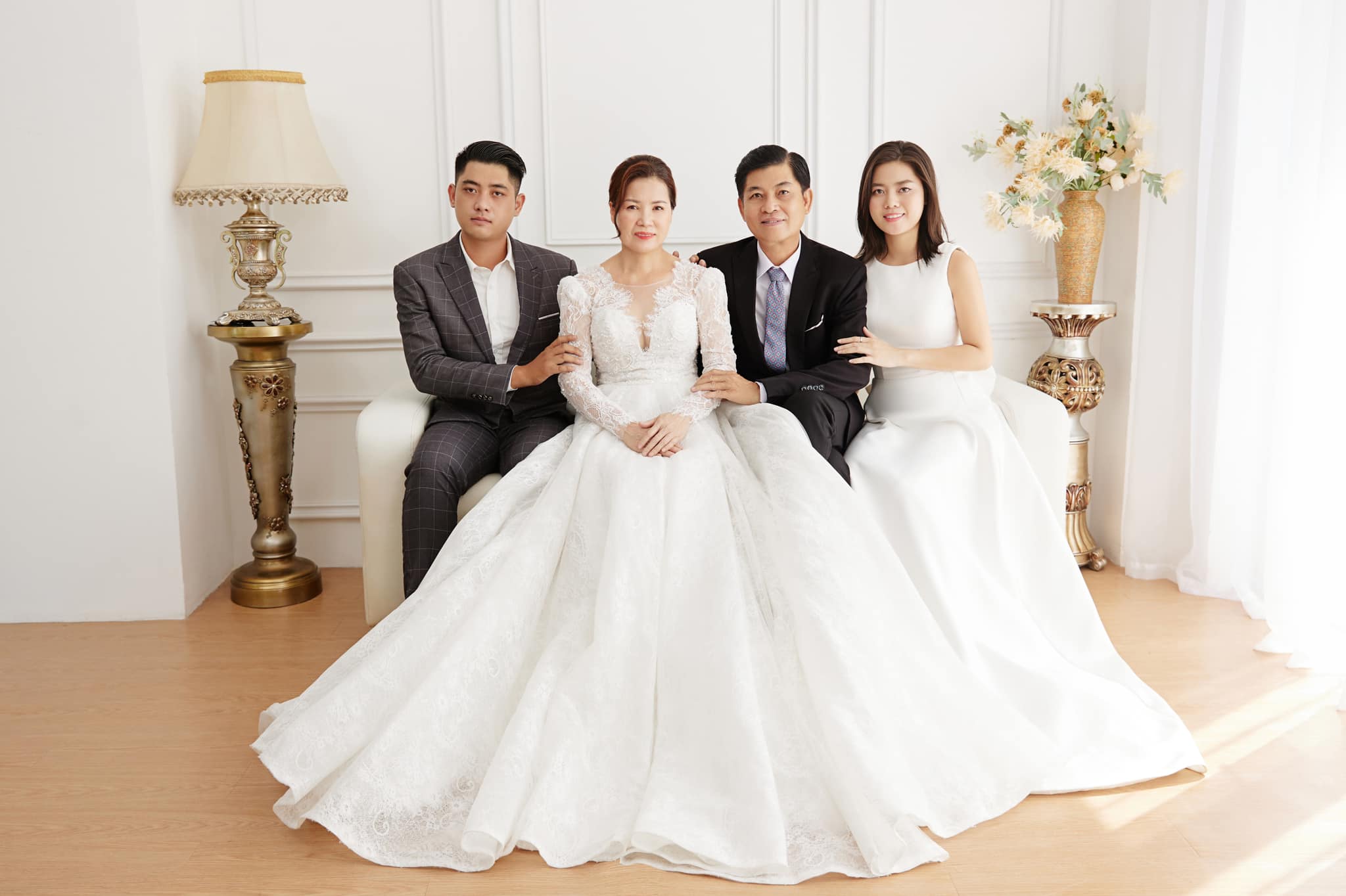 Concept Gia Đình Luxury Phong Cách Hoàng Gia Concept Gia Đình Luxury Phong Cách Hoàng Gia